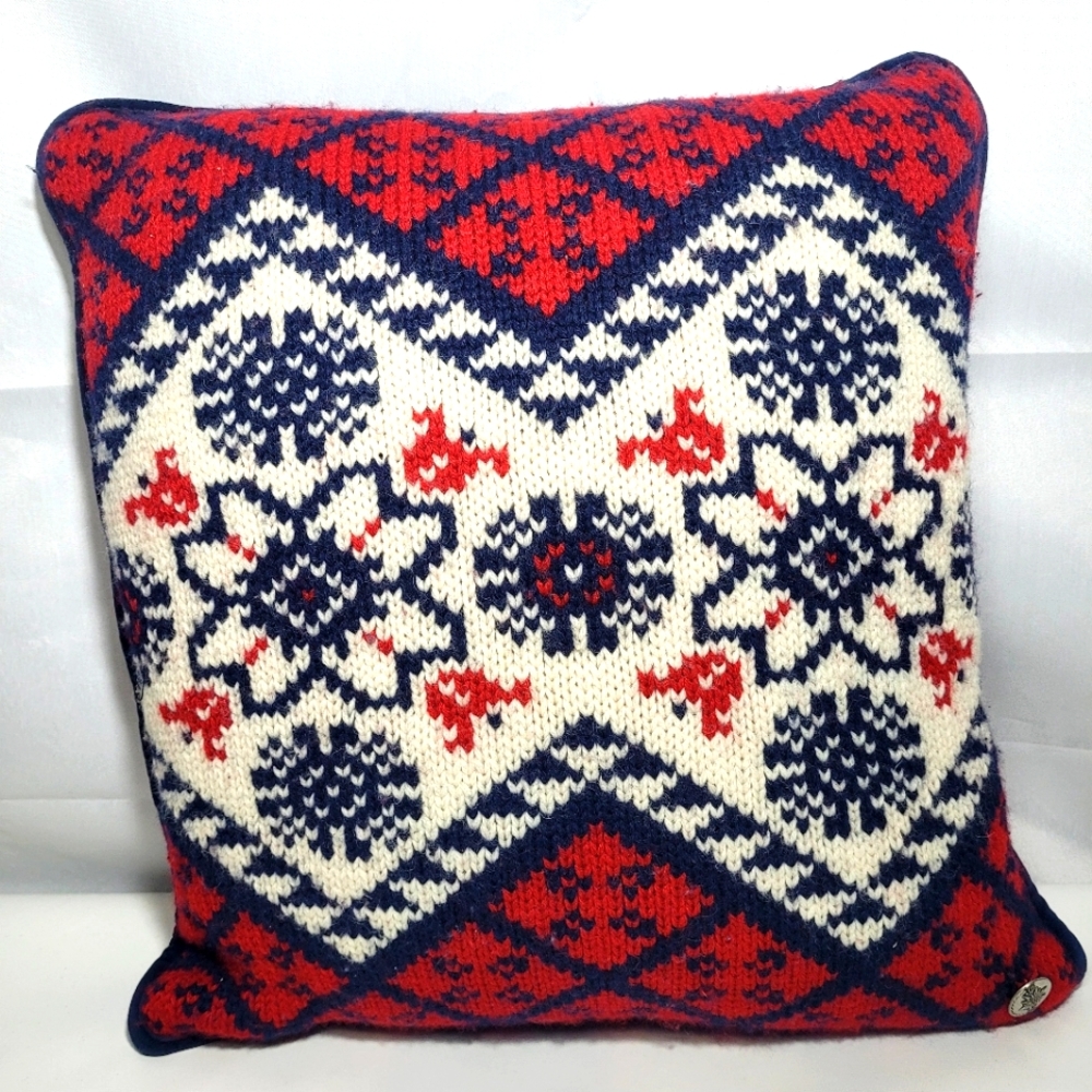 Chandler 4 Corners pillow Size: 18"x18" Red/White/Blue